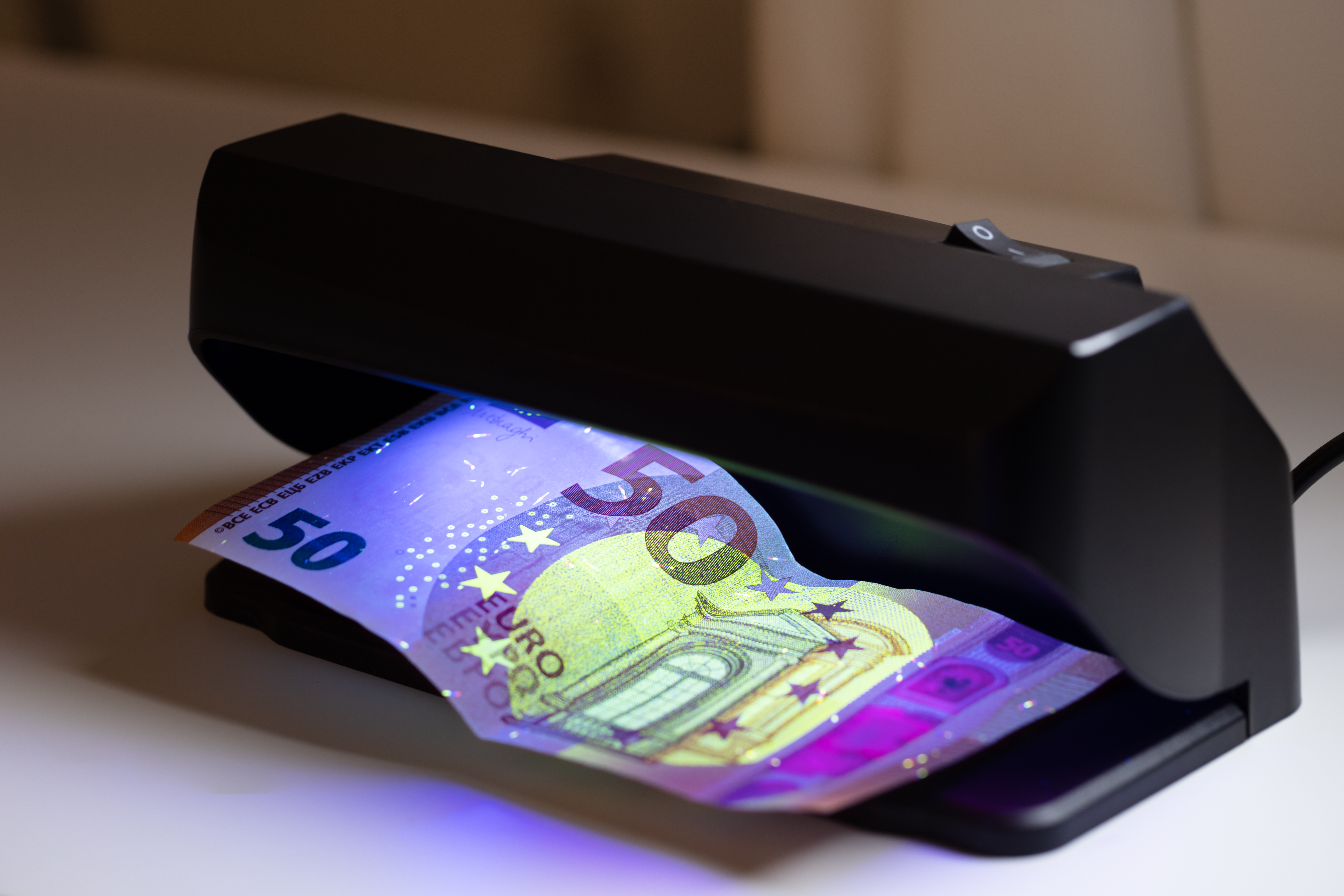 Solution de Compteuse de billets Lecteur Scanner de Chèques, Détecteur de Faux Billets